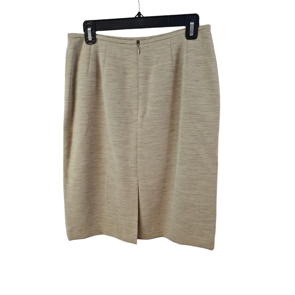 Le Suit Size 8P Taupe Color Skirt Suit - Picture 7 of 9